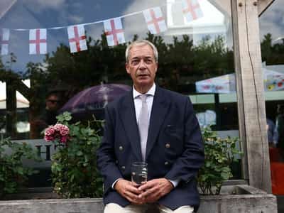 Image for British police investigate donations to Farage's Reform party