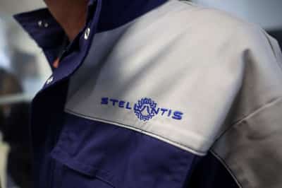 Image for Carmaker Stellantis to pause production at French factories over battery shortage