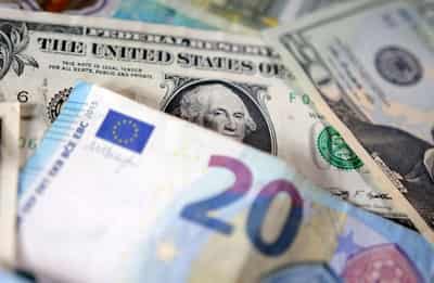 Image for Dollar gains, euro sags as Iran war lifts energy prices