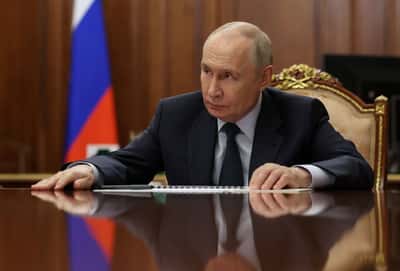 Image for Putin is ready to talk with EU but won't make the first move, Kremlin says