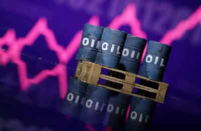 Image for Oil rebounds as geopolitics, demand concerns whipsaw investors