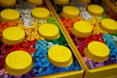 Image for Lego abandons effort to make oil-free bricks – FT