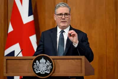 Image for UK's Starmer heads to the Gulf to discuss reopening the Strait of Hormuz