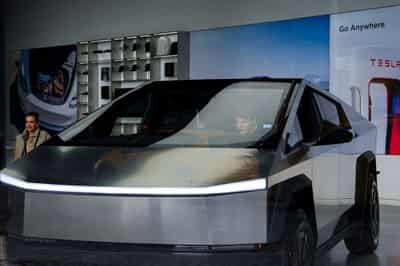 Image for Tesla delivery slide may stretch to third year, some fear, as cash burn looms
