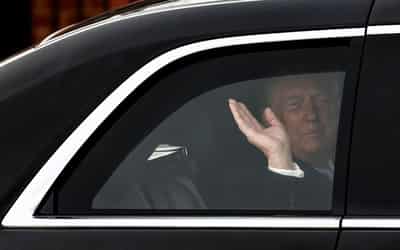 Image for Trump plans grand spectacle for potentially tense talks as Xi arrives in US