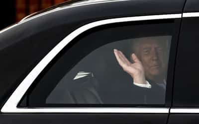 Image for Trump plans grand spectacle for potentially tense talks as Xi arrives in US