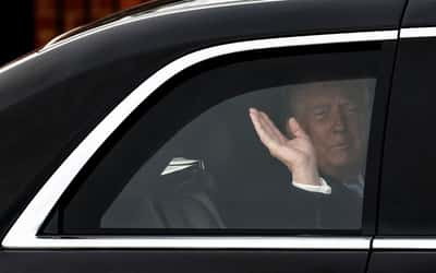Image for Trump plans grand spectacle for potentially tense talks as Xi arrives in US
