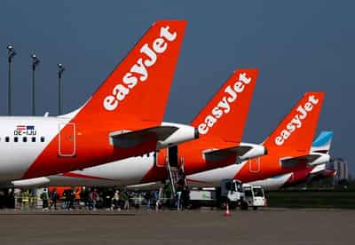 Image for EasyJet backs rival $7.7 billion Apollo bid as takeover battle brews