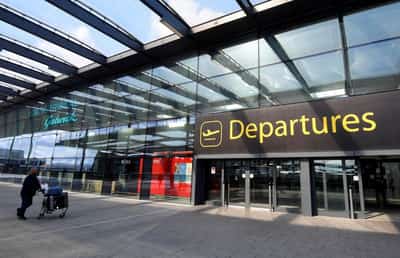 Image for UK 'minded to approve' Gatwick Airport expansion but decision delayed