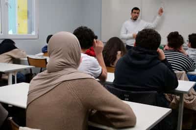 Image for Court overturns French decision to cut funding to biggest Muslim school