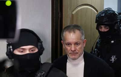 Image for Probe of stolen $1 billion should continue after conviction of Moldovan magnate, top official says