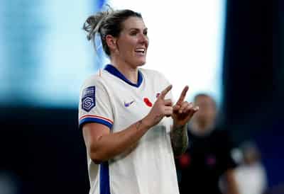 Image for Soccer-Chelsea thrash Everton 5-0, Man City stay top of WSL