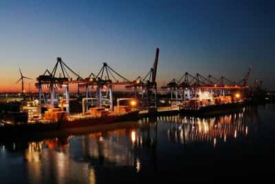 Image for German business sentiment rises, reviving recovery hopes