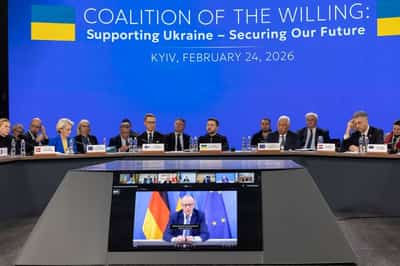Image for Allies to muster more air defence aid for Ukraine as battlefield momentum shifts
