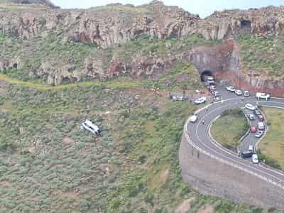 Image for One dead, 27 injured as bus carrying British tourists crashes in Spain's La Gomera