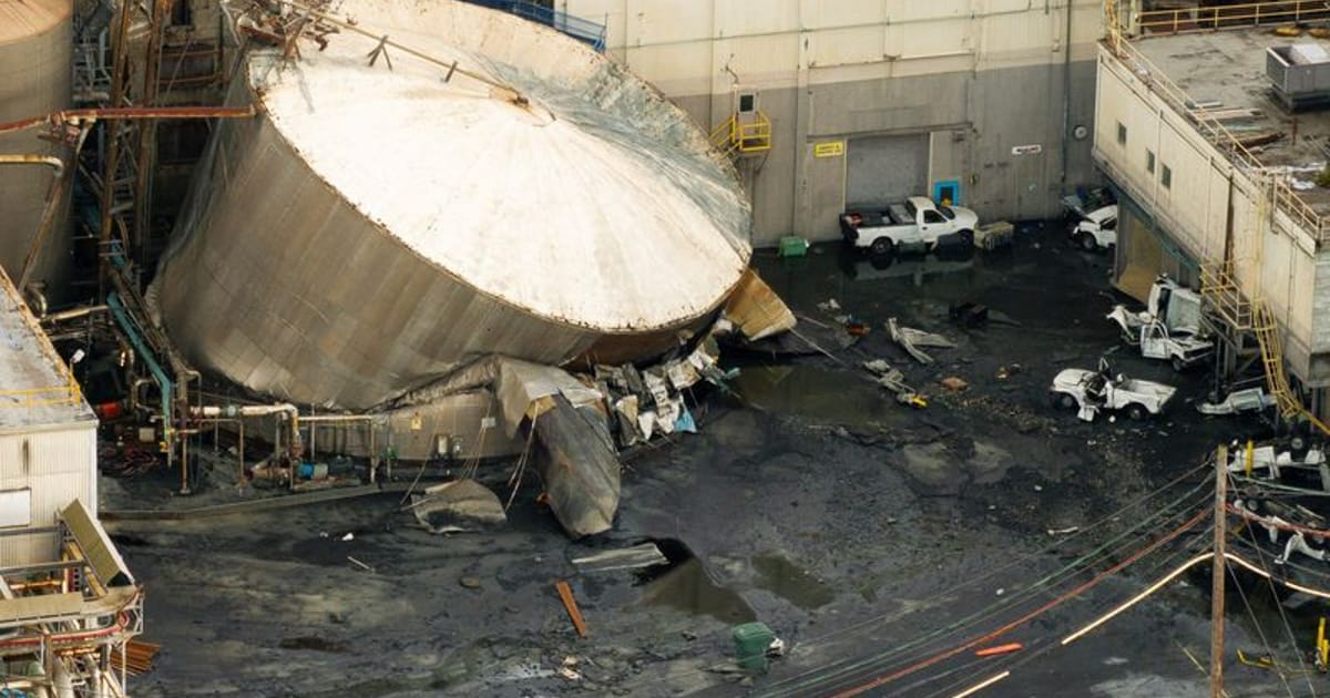 Chemical Tank Rupture at Washington Plant Causes Deaths, Injuries