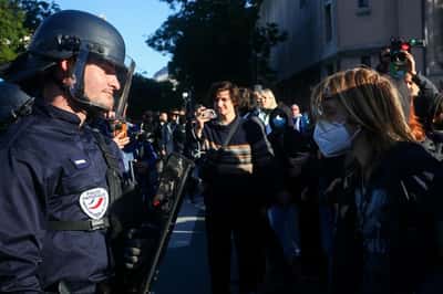 Image for French school blockades persist after PM's unspecified promises