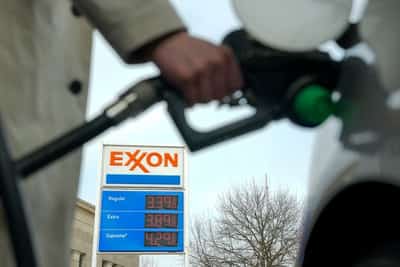 Image for US gasoline prices surpass $3.50 a gallon at the pumps as Iran war rages on