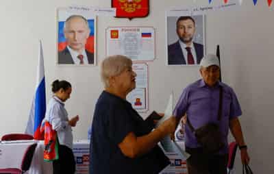 Image for Russian exiles cast votes to voice dissent to Putin and Ukraine war