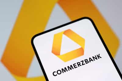 Image for UniCredit launches offer to own more than 30% of Commerzbank without taking control