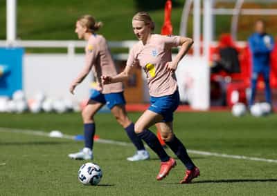 Image for Soccer-England's new forward Beever-Jones eager to contribute at Euro 2025