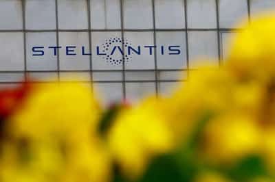Image for Italy unions seek Stellantis, Ferrari wage rise of over 8% for 2023
