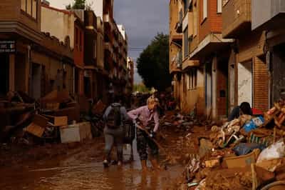 Image for Spain deploys 7,500 troops to flood zone where anger rises at slow help