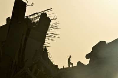 Image for Rescuers comb Venezuelan quake rubble, thousands reported missing
