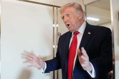 Image for Trump says Israel and Iran 'looking to do an immediate ceasefire'