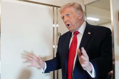 Image for Trump says Israel and Iran 'looking to do an immediate ceasefire'