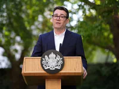 Image for British PM Andy Burnham seeks resolution to dispute over Diego Garcia base