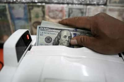 Image for Dollar likely to weaken over long-term due to U.S. fiscal dynamics, JPMorgan Asset Management exec says