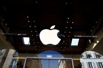 Image for Apple readies high-end MacBook Pro with touch, hole-punch screen, Bloomberg News reports