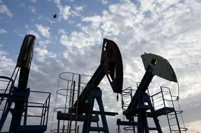 Image for Global oil price hits 4-year high on concern of US-Iran war escalation