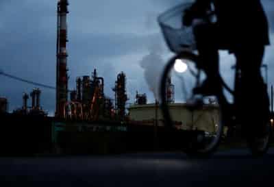 Image for Factory data dampen global hopes for ‘soft landing’