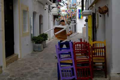 Image for Spain services sector grows but costs soar, confidence weakens amid war, PMI shows
