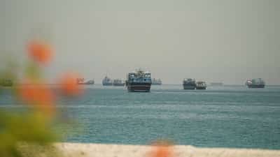 Image for US crude futures fall over 6% on report of possible Strait of Hormuz reopening