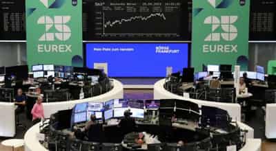 Image for STOXX 600 sinks to six-month low on higher bond yields