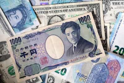 Image for Dollar climbs after claims data but still well down in 2025