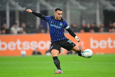 Image for Soccer-Man dies after being hit by car driven by Inter goalkeeper Martinez