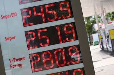 Image for German inflation to stay high, growth has slowed, Bundesbank says