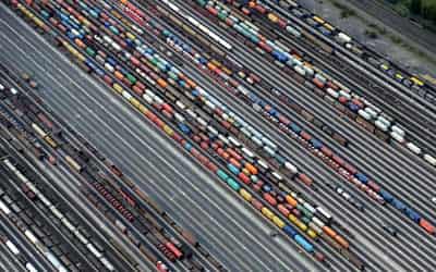 Image for Euro zone posts record trade deficit in August amid soaring energy prices