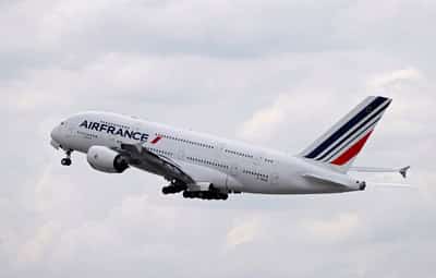 Image for Airbus ordered to inspect some A380 jets over cracks in wings