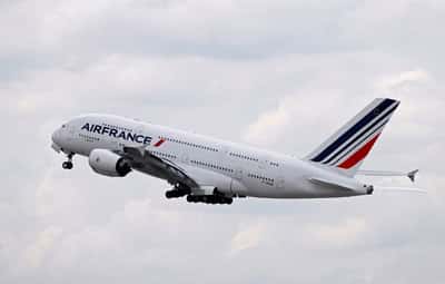 Image for Airbus ordered to inspect some A380 jets over cracks in wings