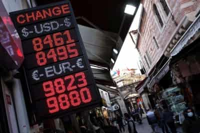 Image for Traders scale back peak interest rate bets as recession fears grip