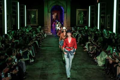 Image for Luxury brands seek to lure America's AI super-rich