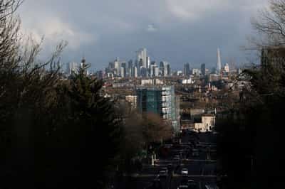 Image for Fitch keeps UK's credit rating at 'AA-' with 'stable' outlook