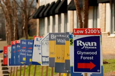 Image for US existing home sales fall in December, supply shows signs of improvement