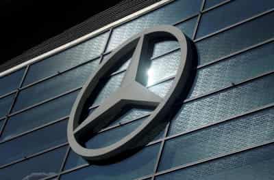 Image for Mercedes-Benz to buy back up to 4 billion euros in shares by 2025