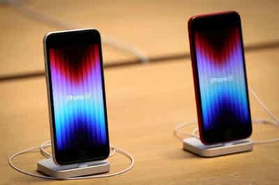 Image for Amazon, Apple raise hopes as investors brace for slowdown